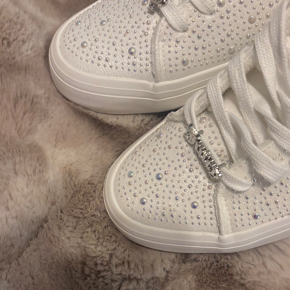 Juicy Couture White Sparkle Sneakers - Picture 2 of 4